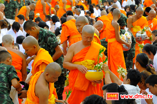 ตักบาตร,พระพุทธศาสนา